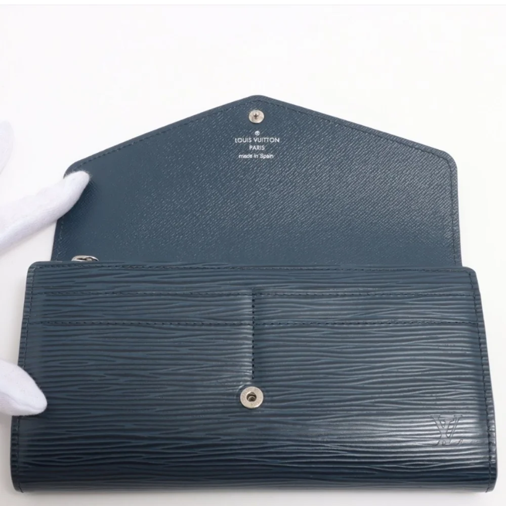 Authentic Louis Vuitton Epi Sarah Wallet - Picture 12 of 12